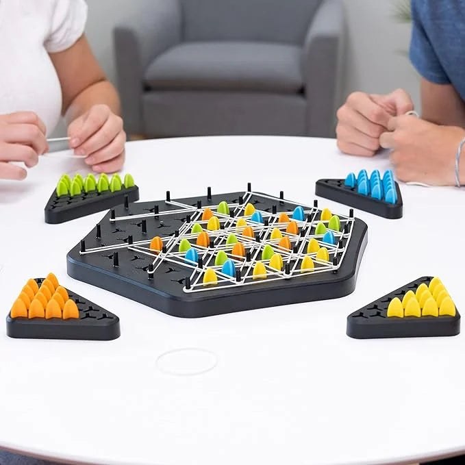 Chain triangle chess game